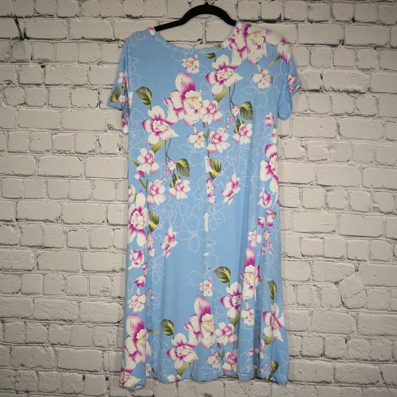 Women's Casual Short Sleeve Crew Neckline Dress w/ Pockets - Blue Floral - Picture 5 of 5